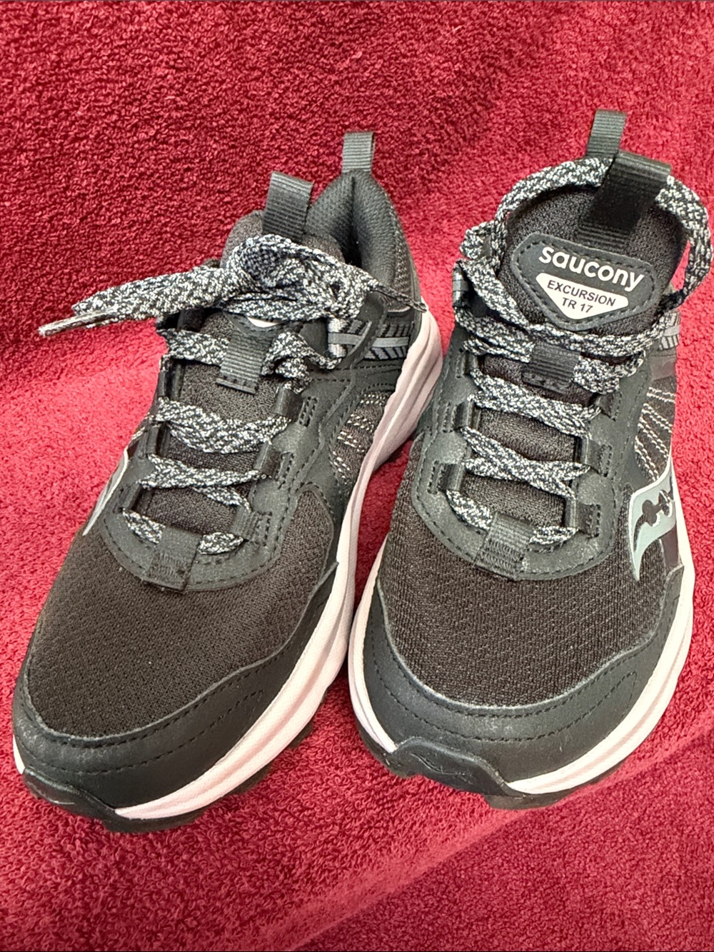 Saucony Women’s Black and Light Gray, Sneakers, 6.5 m, Excursion TR1, Brand New